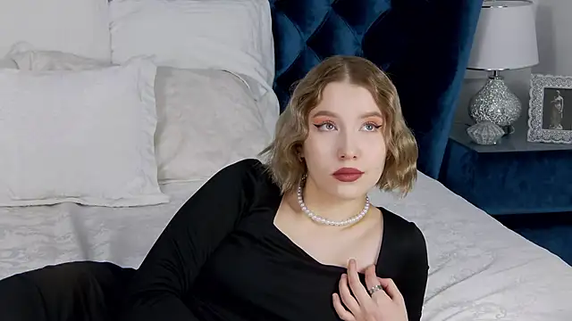 LiliLinn online show from January 2025 08:11:02 AM