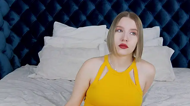 LiliLinn online show from February 2025 04:36:02 AM