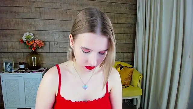 LiliLinn online show from February 2025 08:10:01 AM