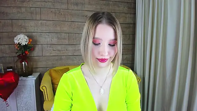 LiliLinn online show from February 2025 08:12:02 AM