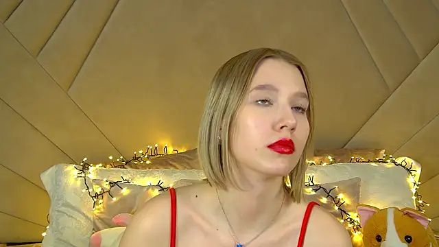 LiliLinn online show from March 2025 02:45:01 PM