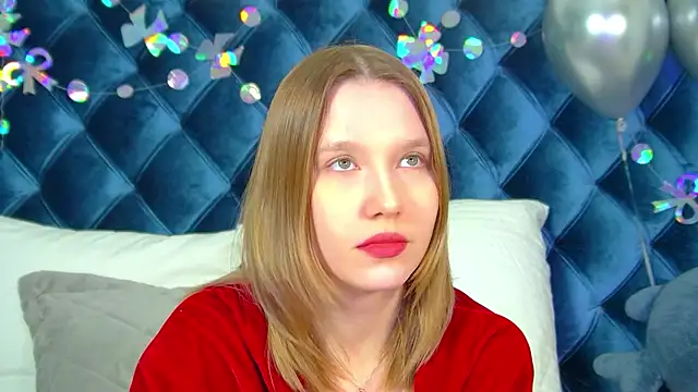 LiliLinn online show from March 2026 06:06:02 AM