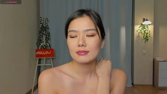 Snapshot of EmmaFisherf chatting on February 2025 04:33:02 PM EmmaFisherf online show from February 2025 04:33:02 PM