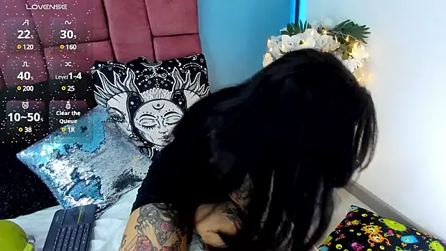 NinaInk online show from February 2025 04:58:01 PM