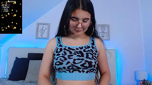 Snapshot of Tifanny_grey chatting on January 2025 08:31:02 PM Tifanny grey online show from January 2025 08:31:02 PM