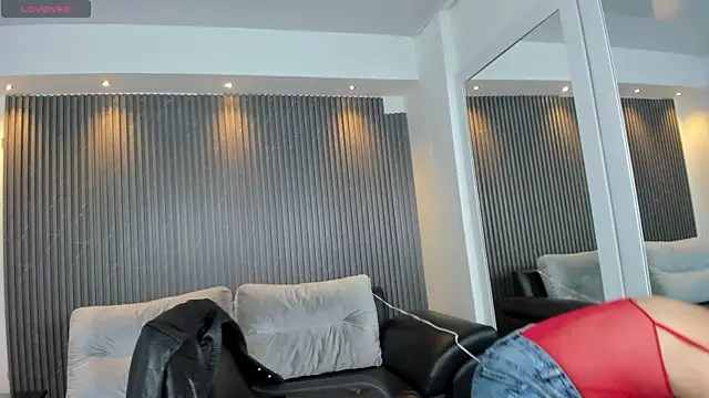 Alessia Taylorr online show from October 2025 12:22:02 PM