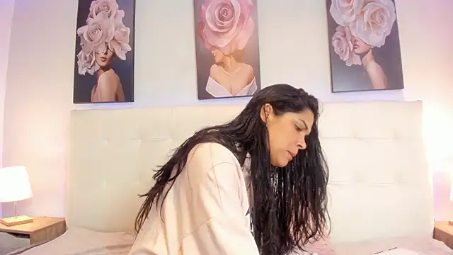Sweetdreamses  online show from February 2025 12:38:02 PM