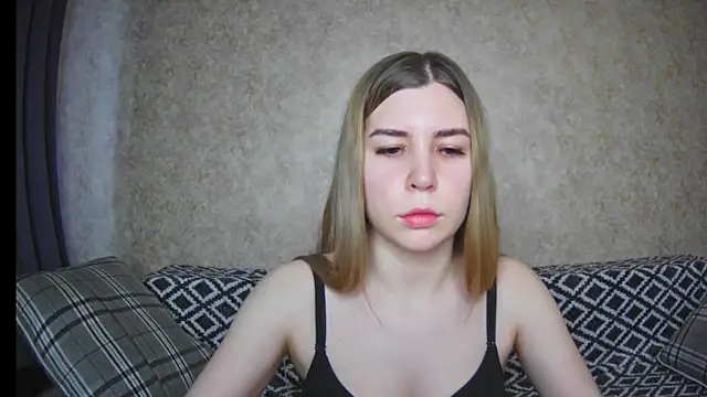 ElllaNuar online show from December 2024 05:18:01 AM