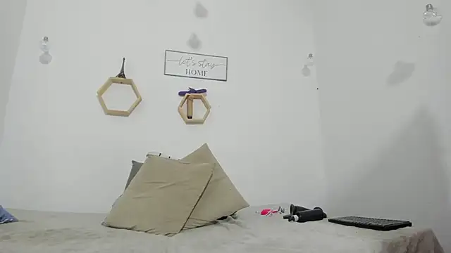 clarise cooper online show from October 2025 08:21:01 AM