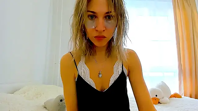 Snapshot of Mona_Cruz chatting on February 2025 06:00:01 AM Mona Cruz online show from February 2025 06:00:01 AM