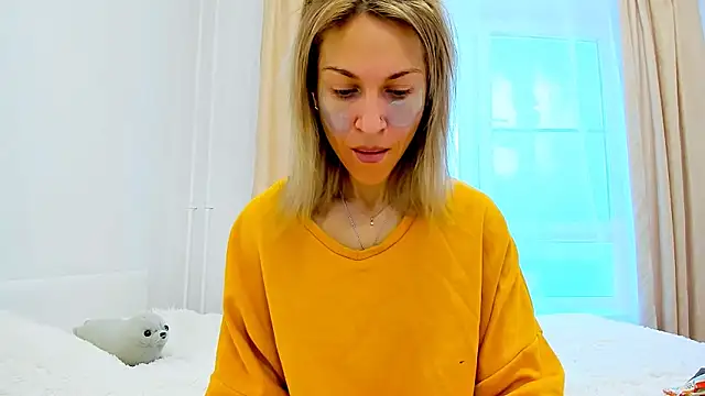 Snapshot of Mona_Cruz chatting on March 2025 05:31:02 AM Mona Cruz online show from March 2025 05:31:02 AM