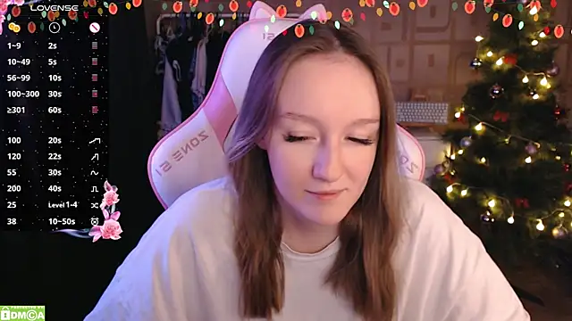 Snapshot of MoonlishSiren chatting on December 2024 06:50:01 PM MoonlishSiren online show from December 2024 06:50:01 PM