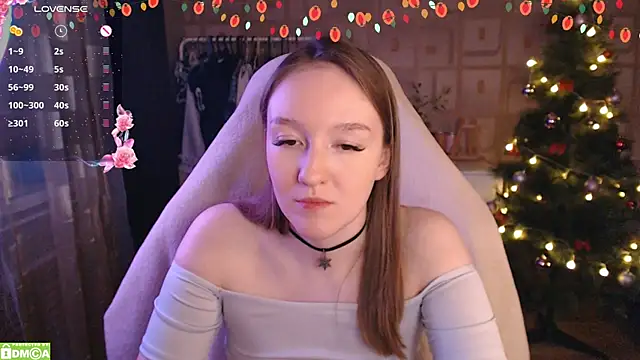 Snapshot of MoonlishSiren chatting on December 2024 09:37:01 PM MoonlishSiren online show from December 2024 09:37:01 PM