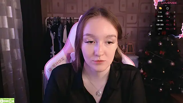Snapshot of MoonlishSiren chatting on January 2025 10:26:02 PM MoonlishSiren online show from January 2025 10:26:02 PM