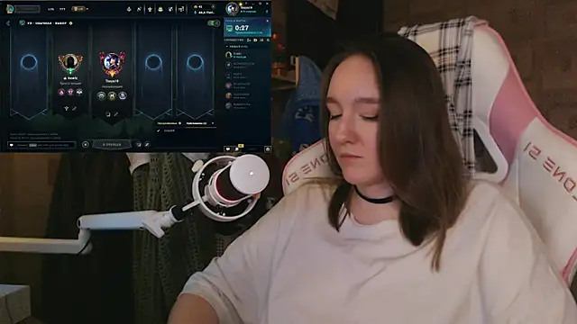 MoonlishSiren online show from April 2026 10:04:01 PM