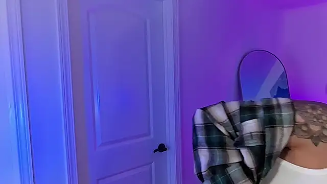 Snapshot of OutdoorXventure chatting on October 2025 04:05:01 AM OutdoorXventure online show from October 2025 04:05:01 AM