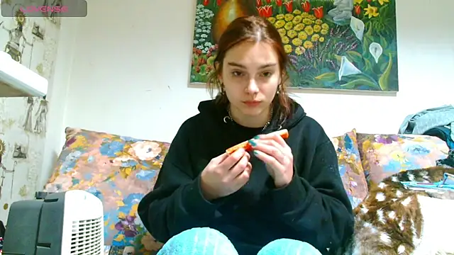 Sophie Bell online show from March 2025 06:21:02 PM