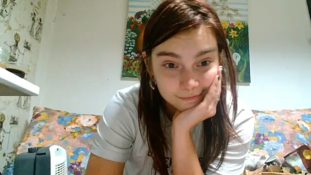 Sophie Bell online show from March 2025 05:31:02 PM
