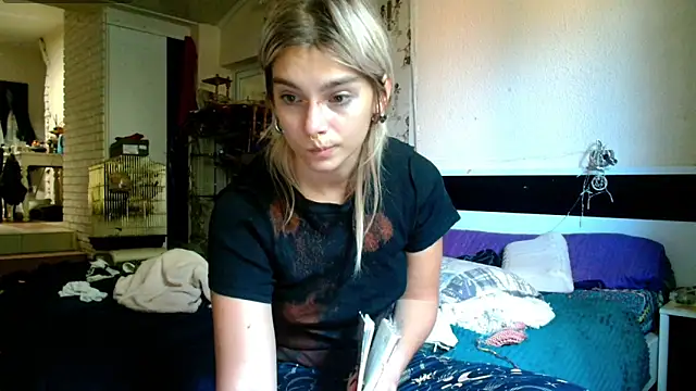 Sophie Bell online show from September 2025 09:53:02 AM