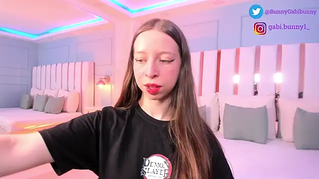 gabi bunny online show from September 2025 05:07:02 PM