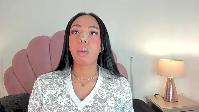 Nicole Paradise online show from December 2025 12:54:01 PM