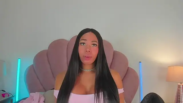 Nicole Paradise online show from April 2026 01:00:02 PM