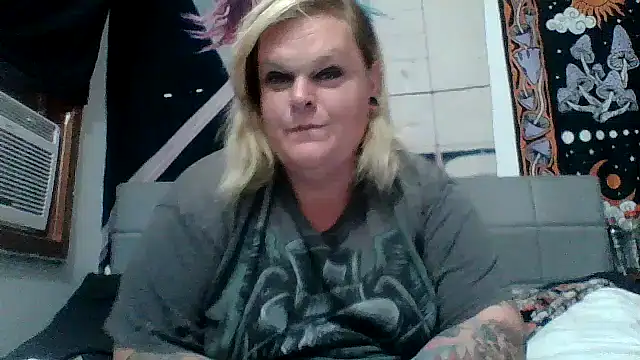 Snapshot of Trans_Girl_next_door420 chatting on July 2026 01:23:02 AM Trans Girl next door420 online show from July 2026 01:23:02 AM