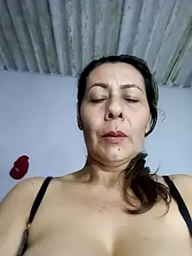 Snapshot of Mia-funny20 chatting on December 2024 03:43:01 AM Mia-funny20 online show from December 2024 03:43:01 AM