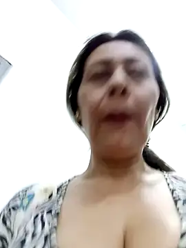 Snapshot of Mia-funny20 chatting on December 2024 10:45:01 PM Mia-funny20 online show from December 2024 10:45:01 PM
