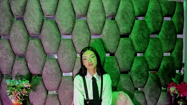 Aurora 18 online show from December 2025 02:45:02 PM