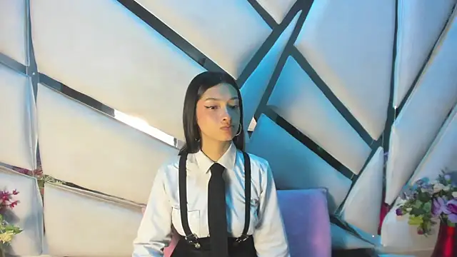 Aurora 18 online show from February 2026 03:02:01 PM