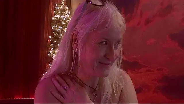 Snapshot of MoniCutex chatting on December 2024 05:33:02 AM MoniCutex online show from December 2024 05:33:02 AM