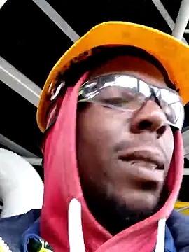 Snapshot of blackman933z chatting on October 2025 12:42:02 PM blackman933z online show from October 2025 12:42:02 PM