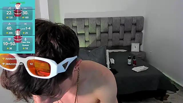 MarcusCollinss  online show from December 2024 06:23:02 PM