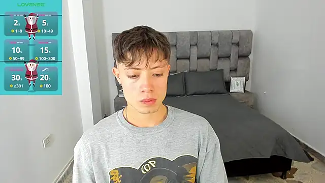 MarcusCollinss  online show from December 2024 04:06:01 PM