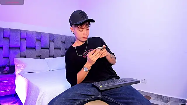 MarcusCollinss  online show from December 2024 03:26:01 PM