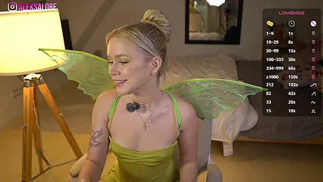 LexieLoree online show from October 2025 04:13:02 AM