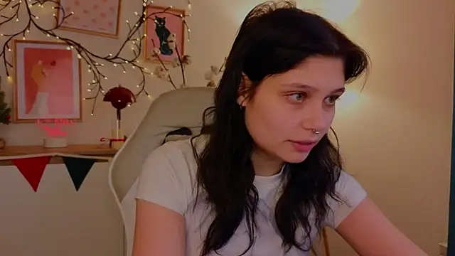 Snapshot of ari_rari chatting on January 2025 11:12:01 PM ari rari online show from January 2025 11:12:01 PM