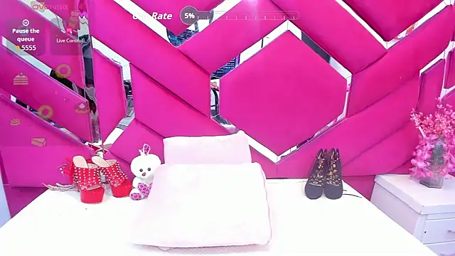 Snapshot of CooperEmma_ chatting on July 2026 03:34:01 AM CooperEmma online show from July 2026 03:34:01 AM
