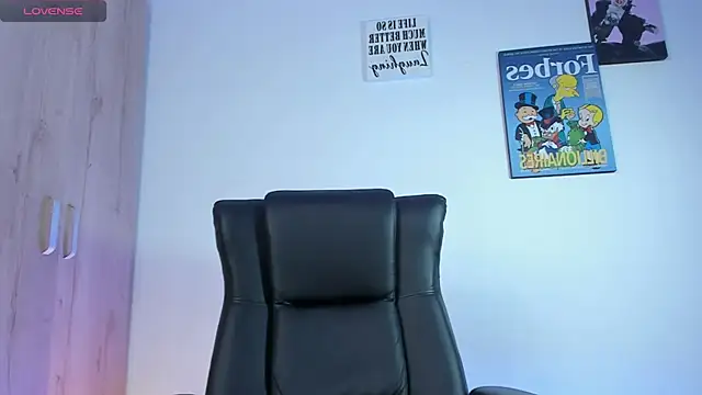 Snapshot of scott_brands chatting on December 2024 11:32:01 PM scott brands online show from December 2024 11:32:01 PM