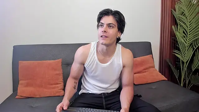 Snapshot of scott_brands chatting on February 2025 08:27:02 PM scott brands online show from February 2025 08:27:02 PM