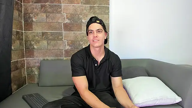Snapshot of scott_brands chatting on March 2025 08:59:01 PM scott brands online show from March 2025 08:59:01 PM