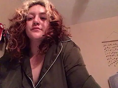 Snapshot of babesb01 chatting on May 2026 04:21:01 AM babesb01 online show from May 2026 04:21:01 AM