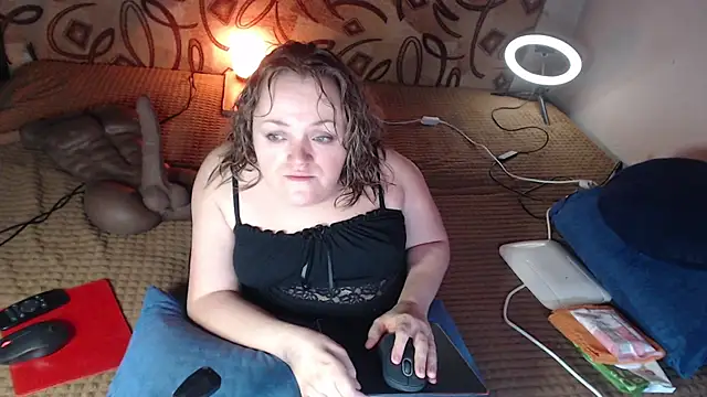 Snapshot of MiniNatalie chatting on January 2025 04:23:02 AM MiniNatalie online show from January 2025 04:23:02 AM
