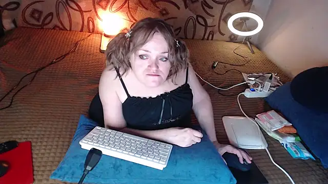 Snapshot of MiniNatalie chatting on January 2025 01:57:02 PM MiniNatalie online show from January 2025 01:57:02 PM