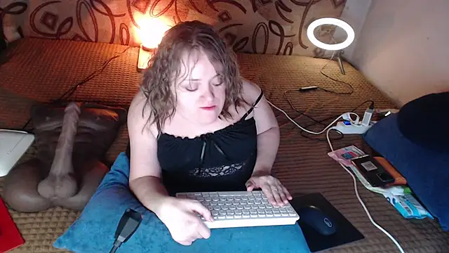 Snapshot of MiniNatalie chatting on January 2025 08:11:02 PM MiniNatalie online show from January 2025 08:11:02 PM