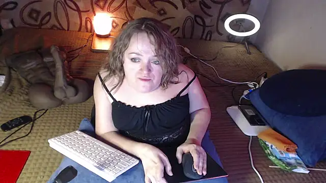 Snapshot of MiniNatalie chatting on January 2025 05:23:02 AM MiniNatalie online show from January 2025 05:23:02 AM