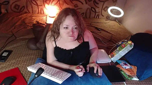Snapshot of MiniNatalie chatting on January 2025 10:12:02 AM MiniNatalie online show from January 2025 10:12:02 AM