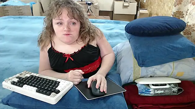 Snapshot of MiniNatalie chatting on September 2025 04:34:02 AM MiniNatalie online show from September 2025 04:34:02 AM