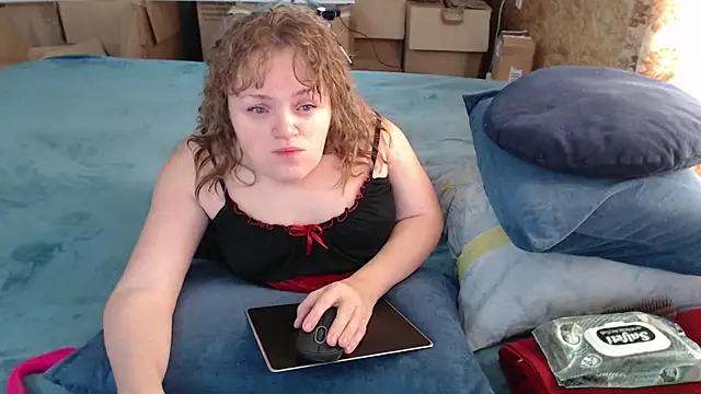 Snapshot of MiniNatalie chatting on September 2025 04:45:02 AM MiniNatalie online show from September 2025 04:45:02 AM